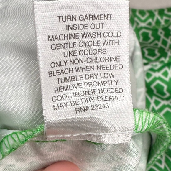 New York & Co. Green Geometric Print Mid Rise Chino Cotton Cuffed Shorts Size 12 - Picture 5 of 7